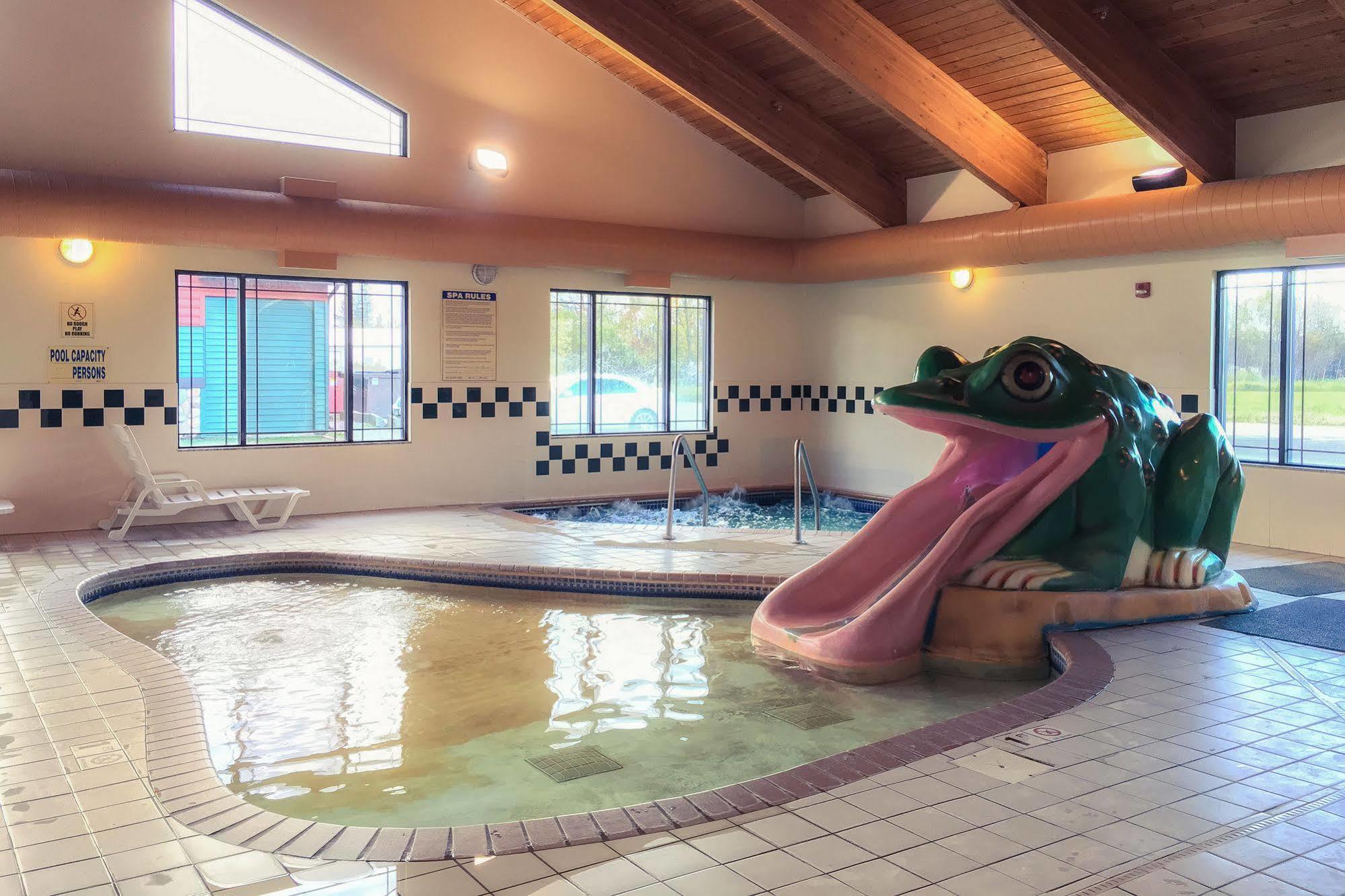White Oak Inn And Suites Deer River Exteriör bild